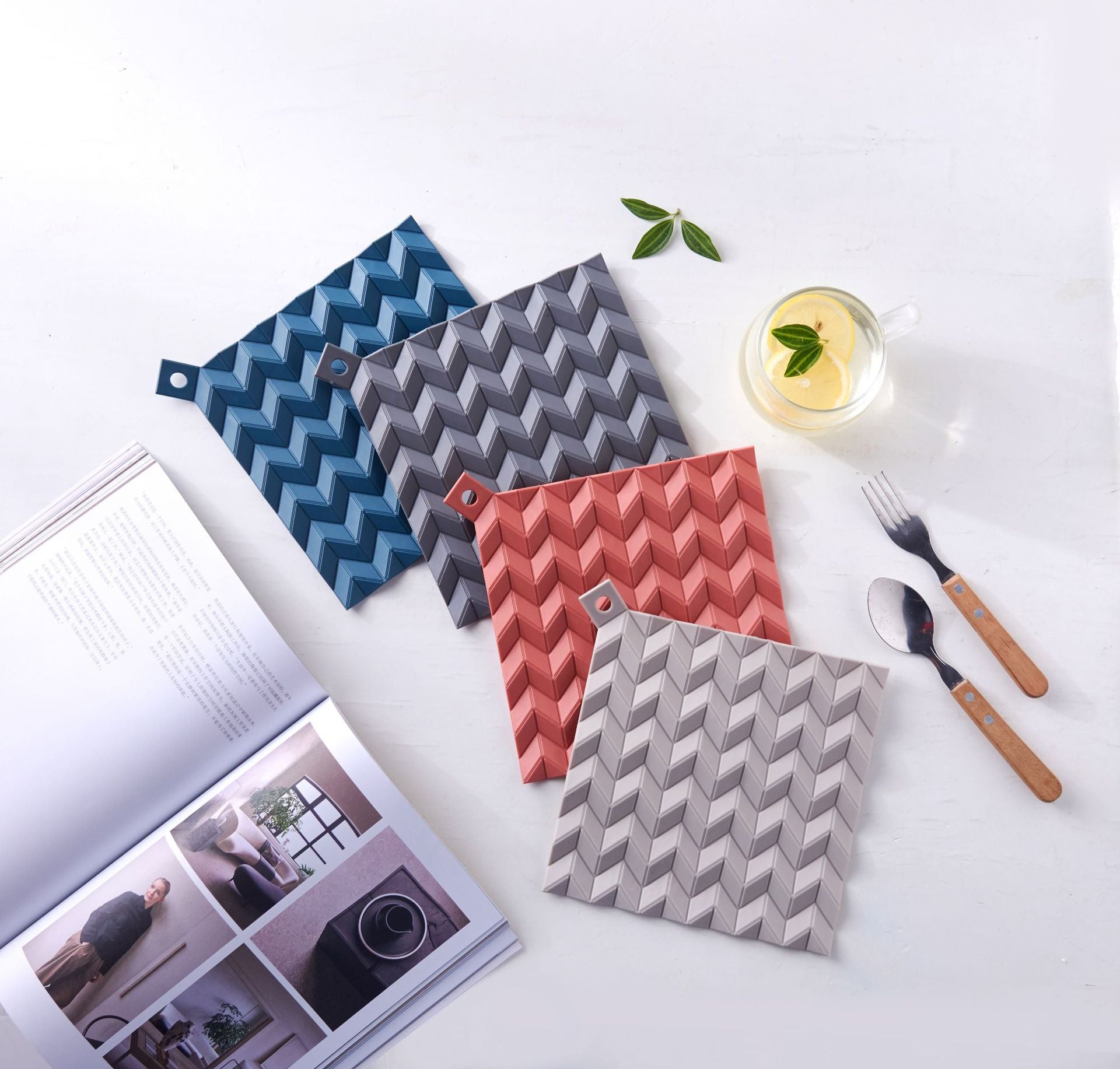 Custom Logo Silicone Wavy Insulated Placemat | Premium Corporate Gifts and Custom Gifts