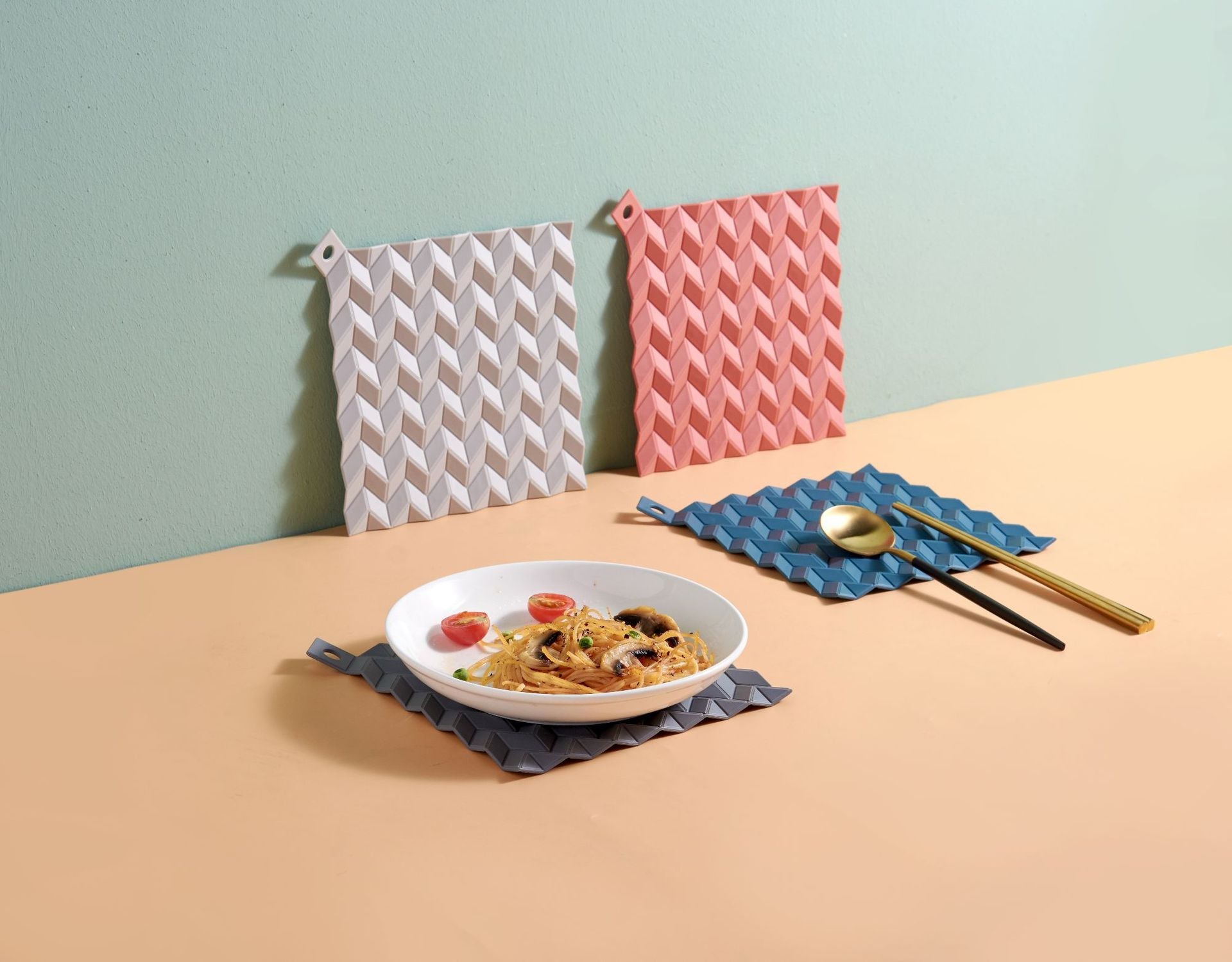 Custom Logo Silicone Wavy Insulated Placemat | Premium Corporate Gifts and Promotional Gifts